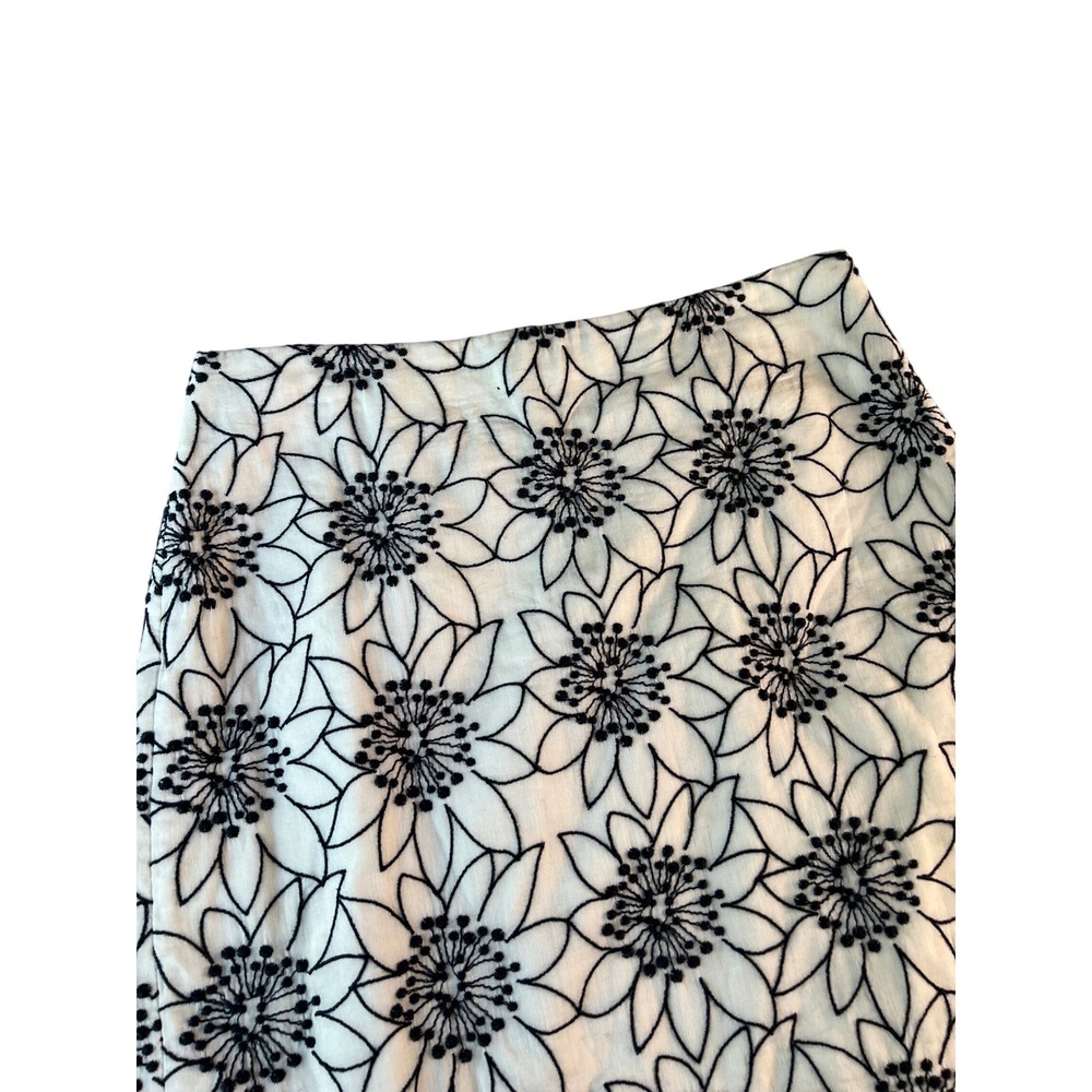 J.Crew White Black Floral Embroidered Mini Skirt Size 0 Cotton Back Zip - Picture 4 of 10